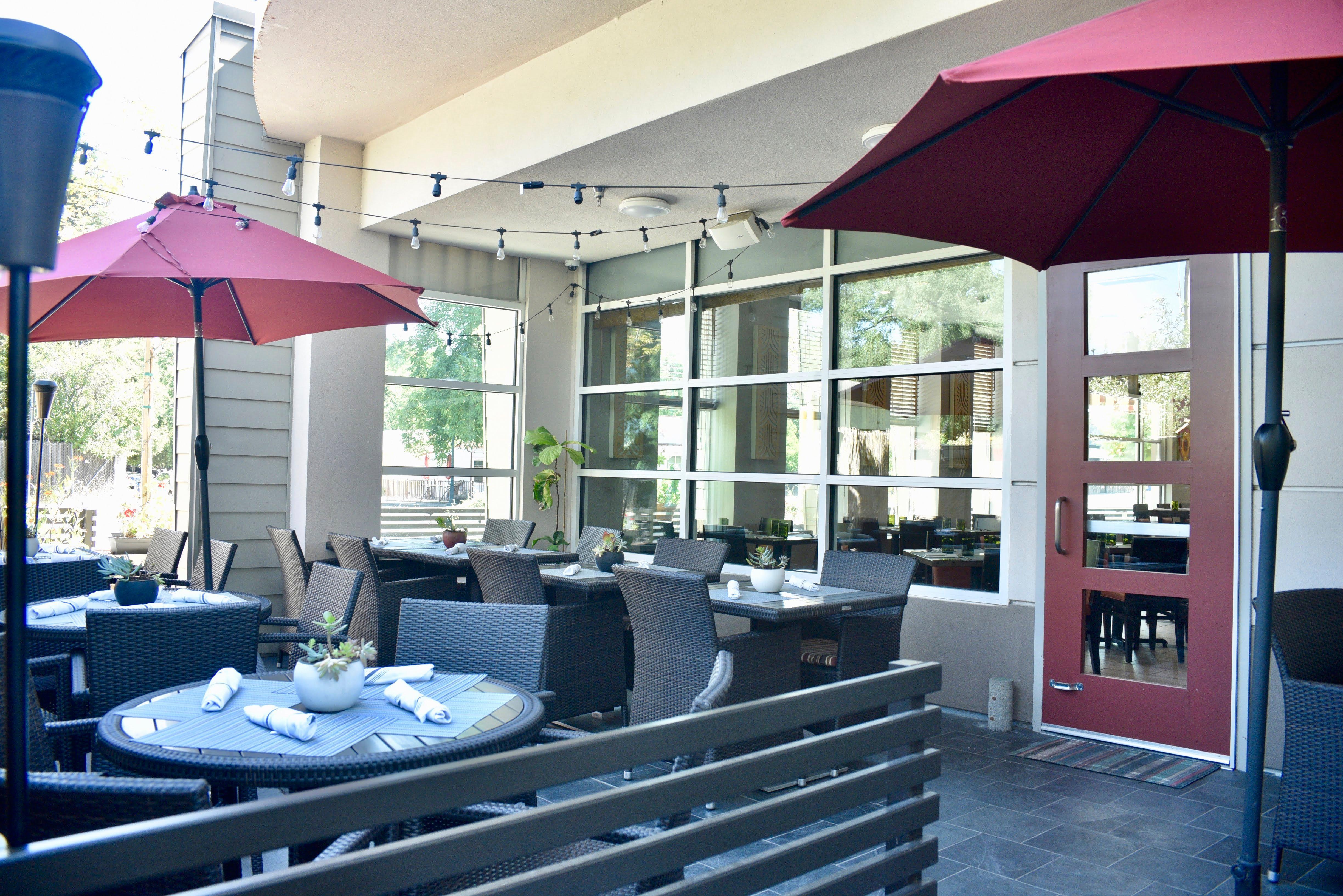 Holiday Inn Windsor - Wine Country By Ihg Exterior photo
