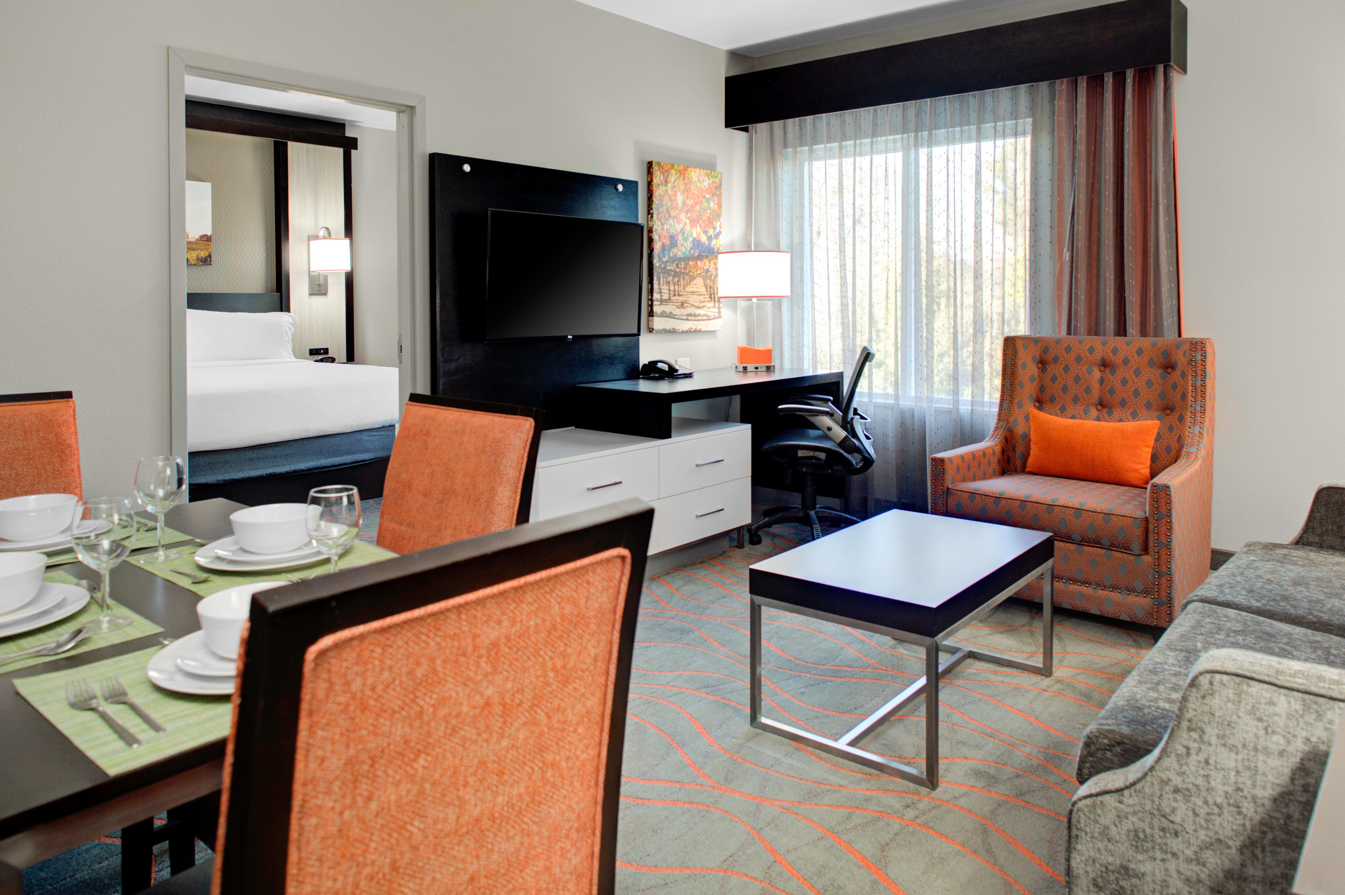 Holiday Inn Windsor - Wine Country By Ihg Exterior photo